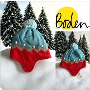 Boden winter knit hat with a pom-pom. Size XS